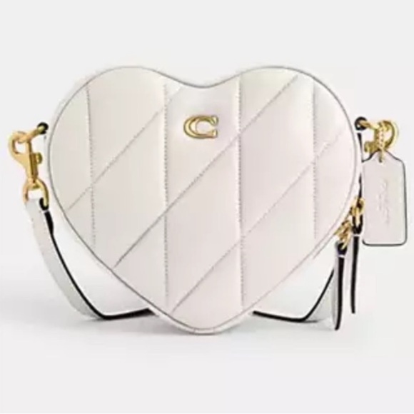 Handbags - 🤎Coach NWT Cream Heart-Shaped Quilted Bag Crossbody with gold hardware